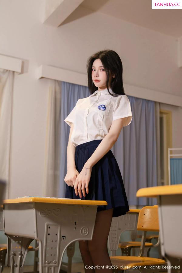 Carina Lee Carina布丁 [XiuRen]高清写真图 2025.05.16 No.10287 布丁wow 性感JK第13张图片
